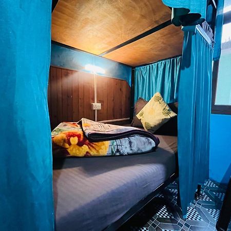 Non Stop Cafe Hostel & Stay Манали Экстерьер фото
