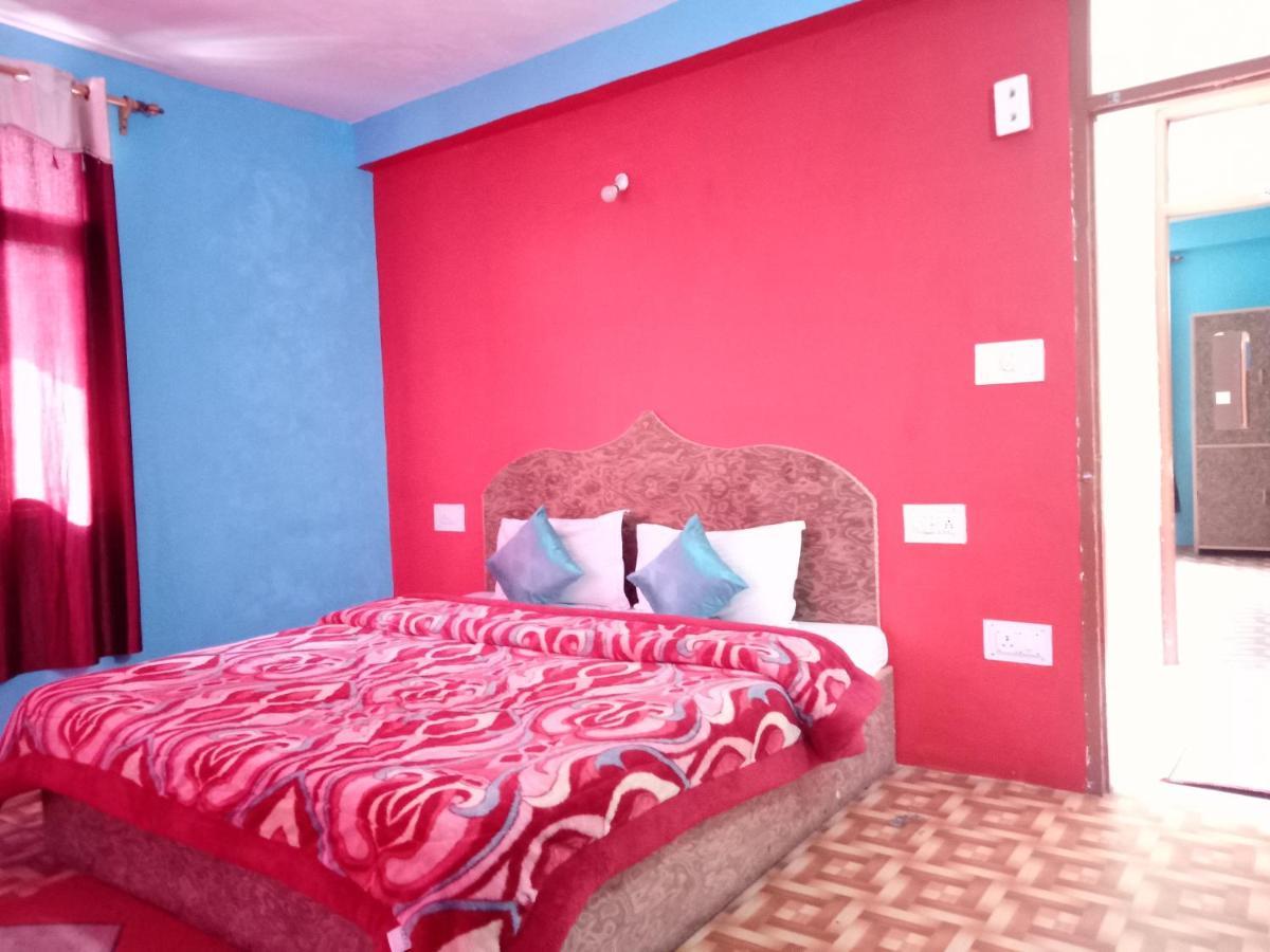 Non Stop Cafe Hostel & Stay Манали Номер фото