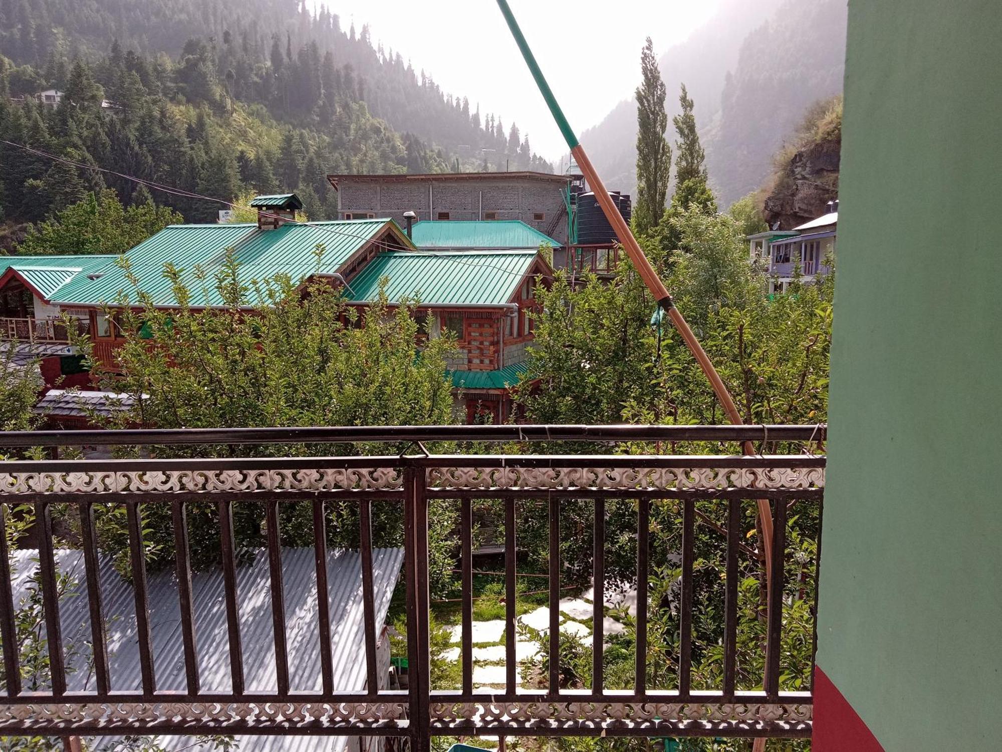Non Stop Cafe Hostel & Stay Манали Номер фото