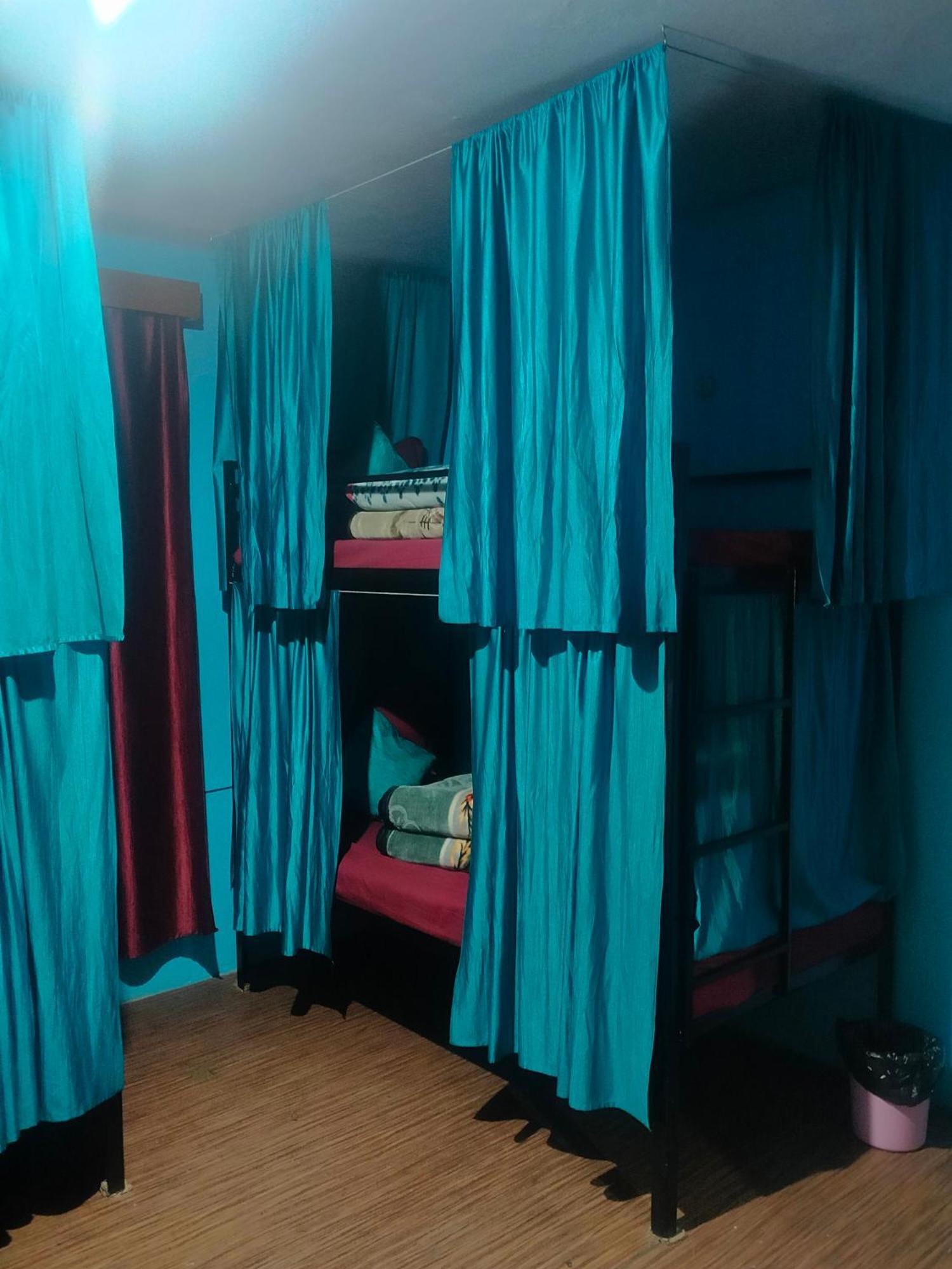 Non Stop Cafe Hostel & Stay Манали Экстерьер фото