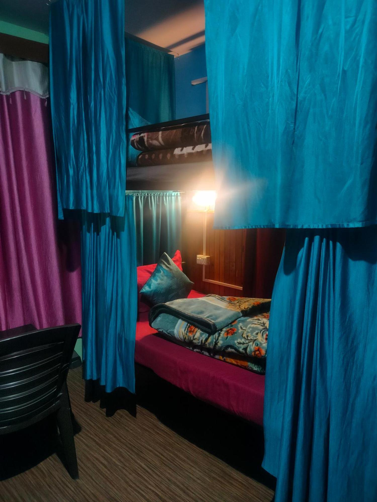 Non Stop Cafe Hostel & Stay Манали Экстерьер фото