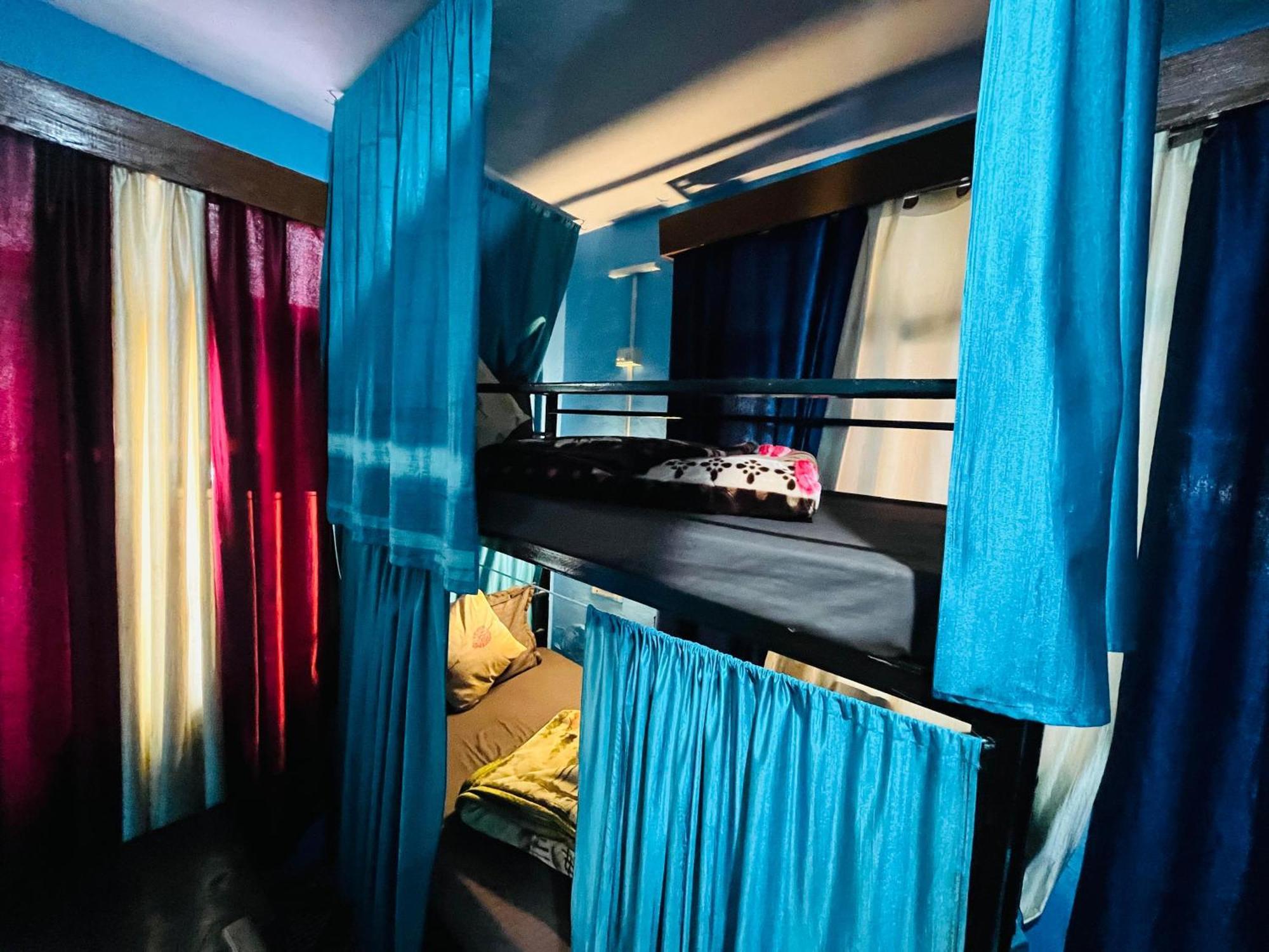 Non Stop Cafe Hostel & Stay Манали Экстерьер фото